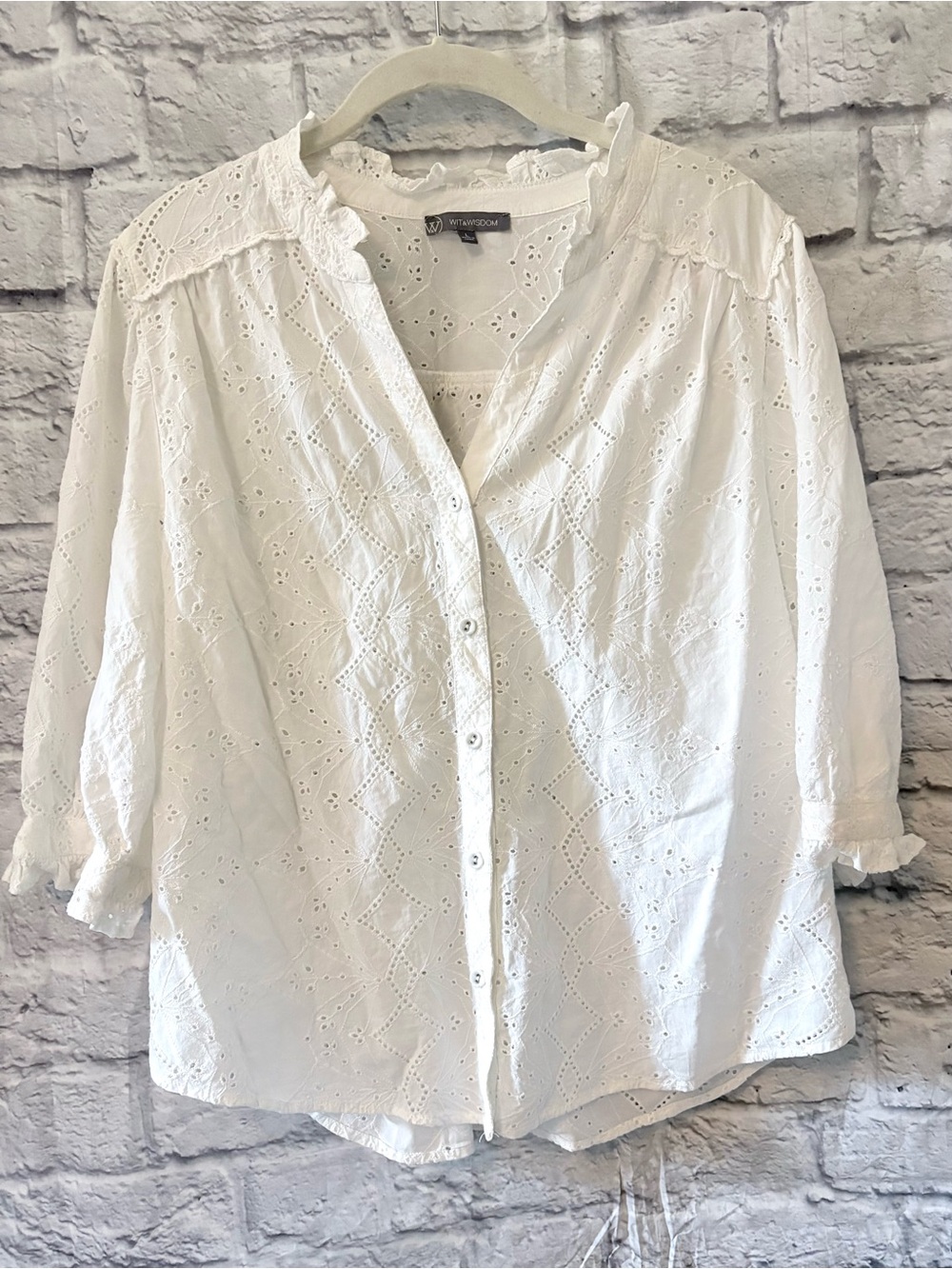 Wit and Wisdom White Eyelet Button-Front Women’s Top Sz L